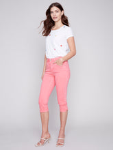 Load image into Gallery viewer, CHARLIE B TWILL CAPRI PANT

